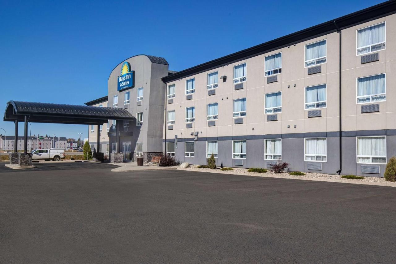 Days Inn & Suites By Wyndham Yorkton Buitenkant foto
