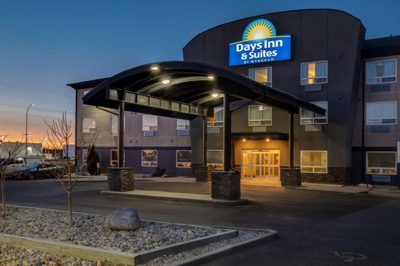 Days Inn & Suites By Wyndham Yorkton Buitenkant foto
