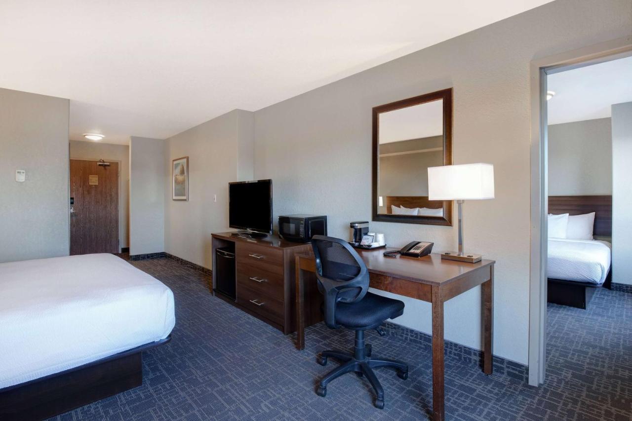 Days Inn & Suites By Wyndham Yorkton Buitenkant foto