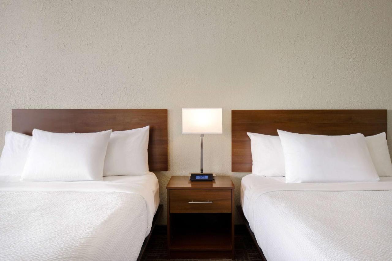 Days Inn & Suites By Wyndham Yorkton Buitenkant foto