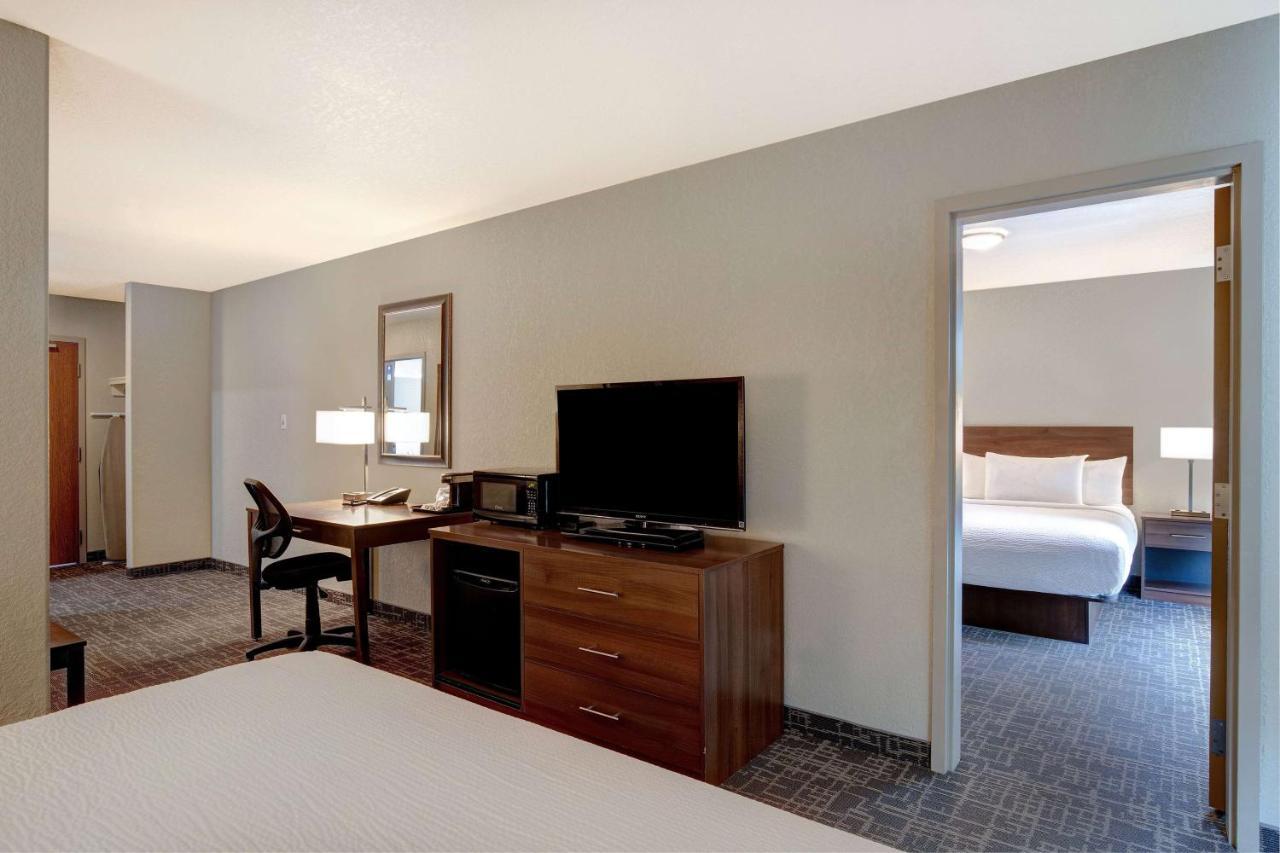 Days Inn & Suites By Wyndham Yorkton Buitenkant foto