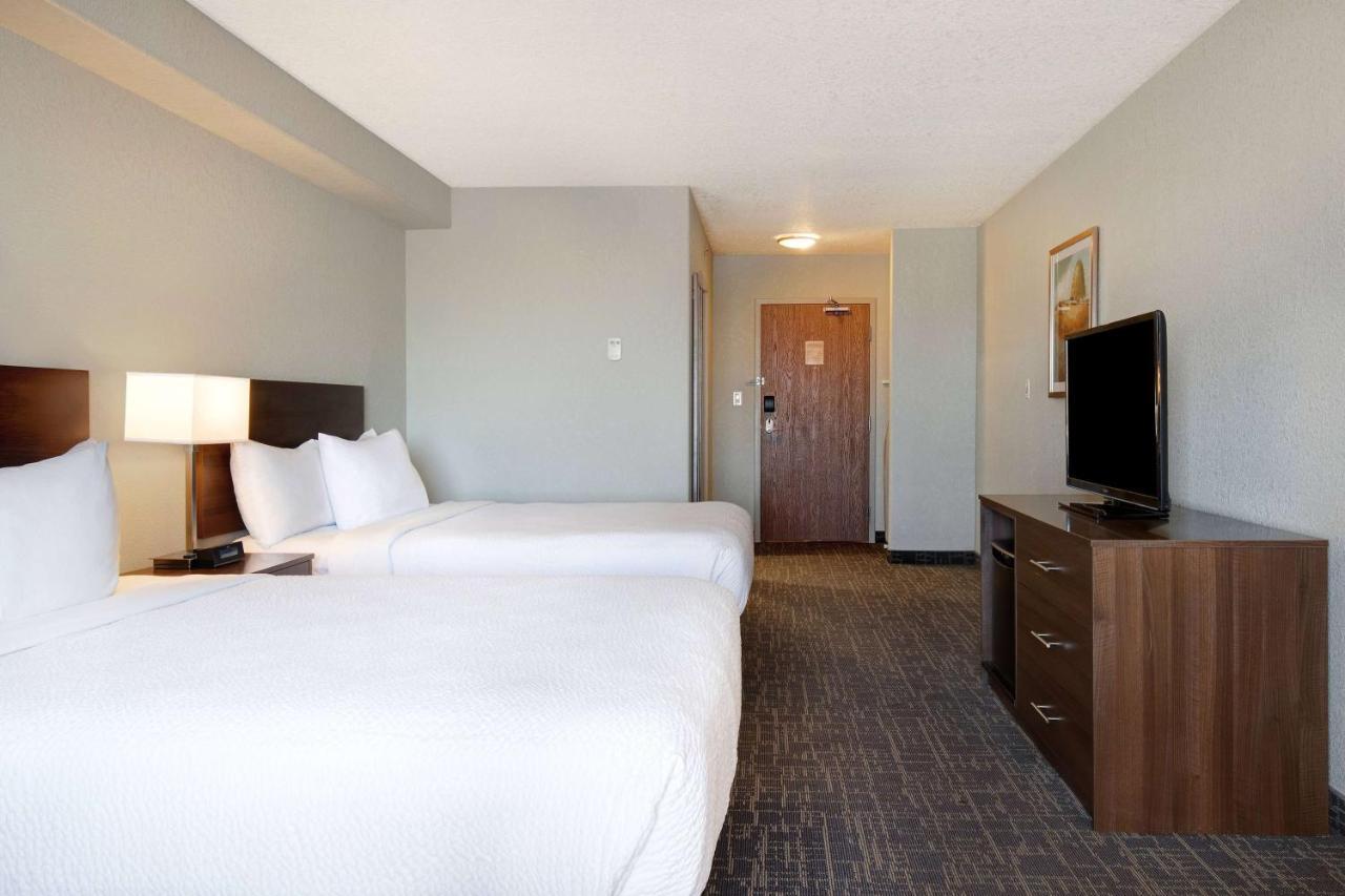 Days Inn & Suites By Wyndham Yorkton Buitenkant foto