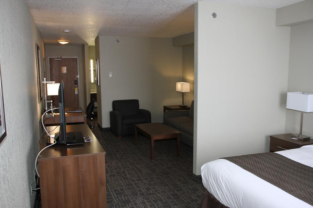 Days Inn & Suites By Wyndham Yorkton Buitenkant foto