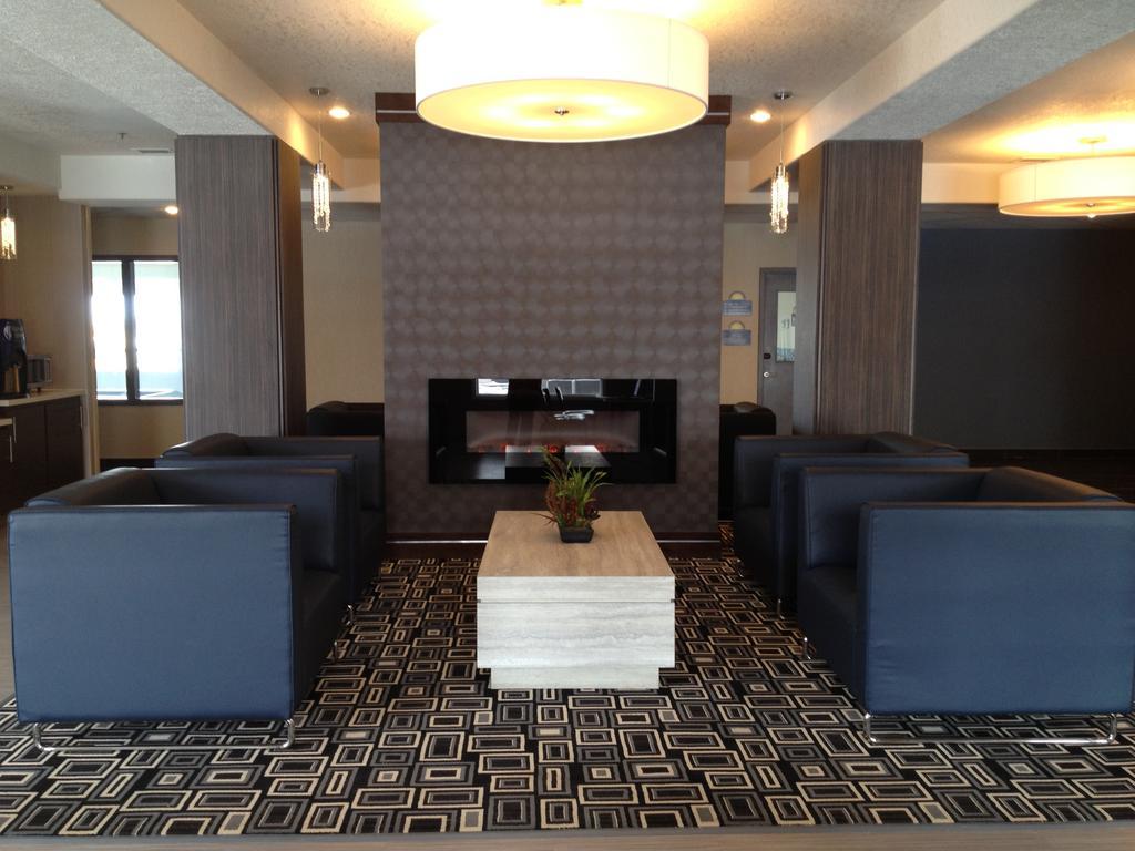 Days Inn & Suites By Wyndham Yorkton Buitenkant foto