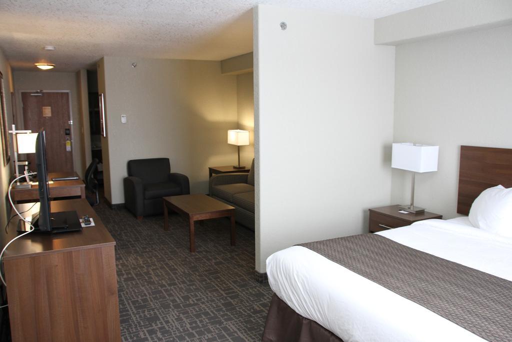 Days Inn & Suites By Wyndham Yorkton Buitenkant foto